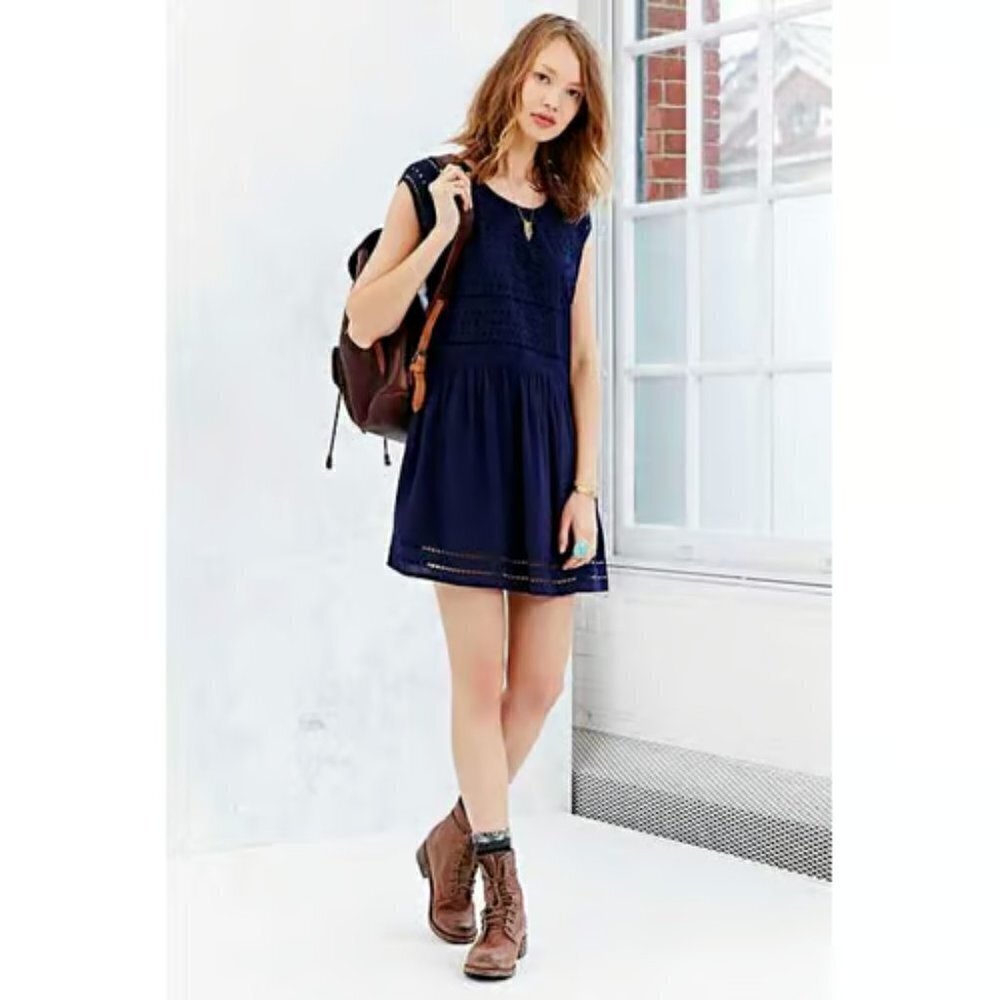 Urban Outfitters ecote Blue Eyelet Relaxed Fit Summer Dress Small